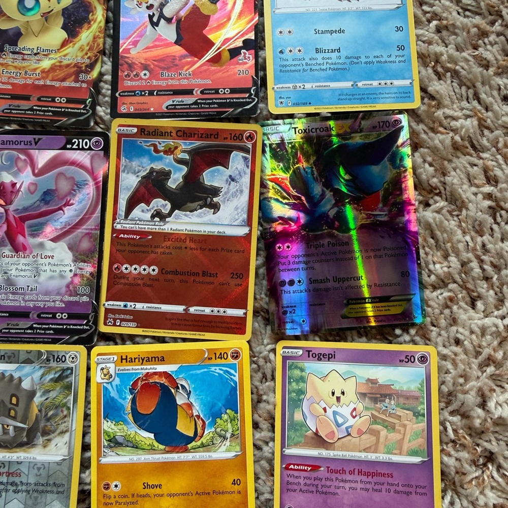 Sold/ not available Bundle: Pack of Pokémon cards - Picture 9 of 12